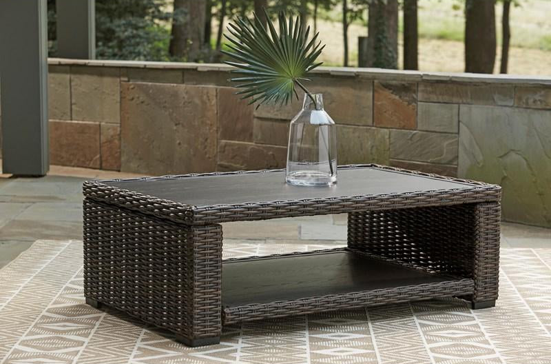 Table basse extérieure en résine brune foncée - Grasson Lane