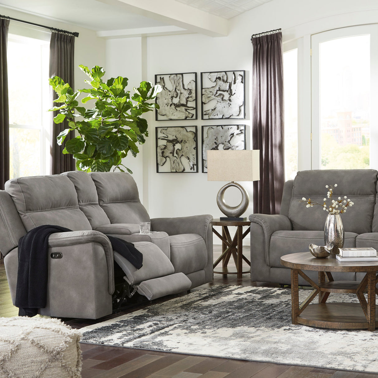 Causeuse brune grisâtre tissu motorisé avec console - Next-Gen Durapella