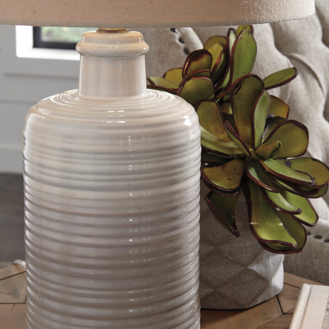 Ensemble de 2 lampes de table en céramique blanche/taupe 25 po. - Marnina