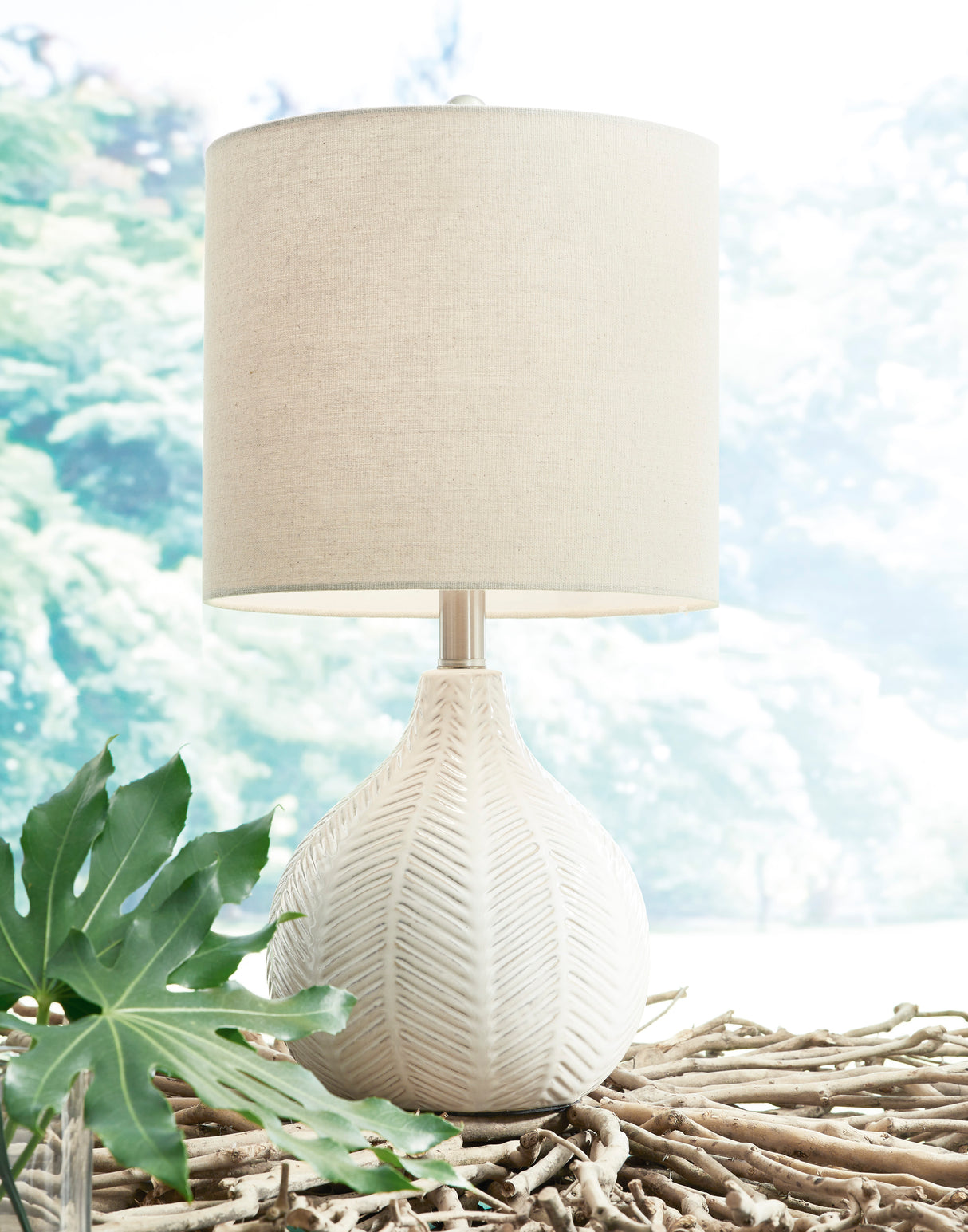Lampe de table en céramique blanc cassé 22 po.