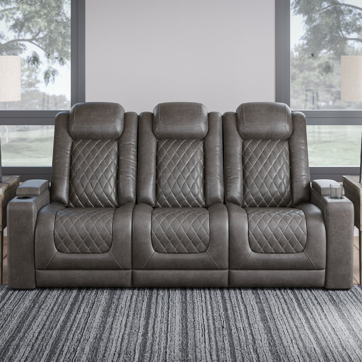 Sofa en aspect cuir brun grisâtre motorisé avec table rabattable - Hyllmont