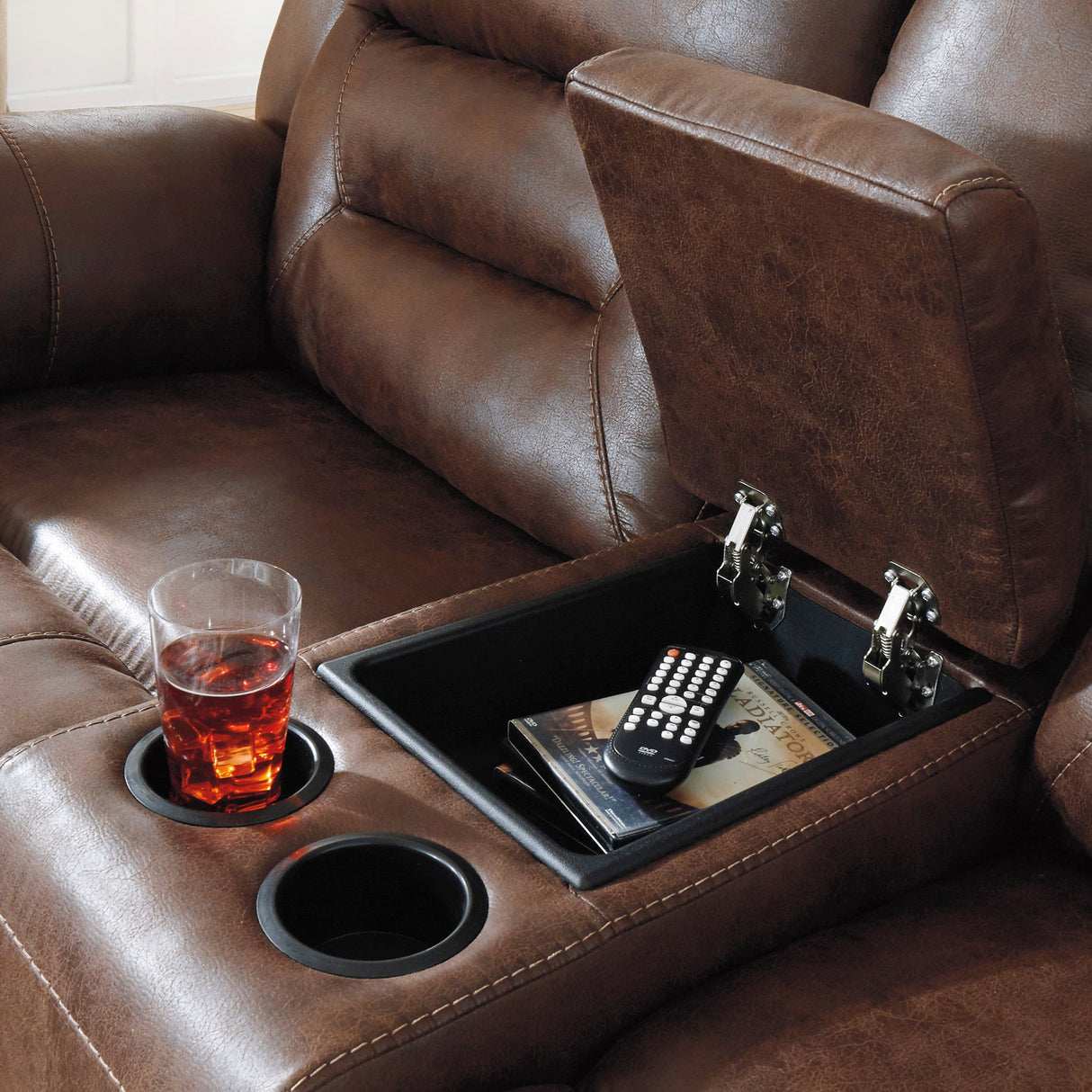 Causeuse aspect cuir brun chocolat motorisée avec console - Stoneland