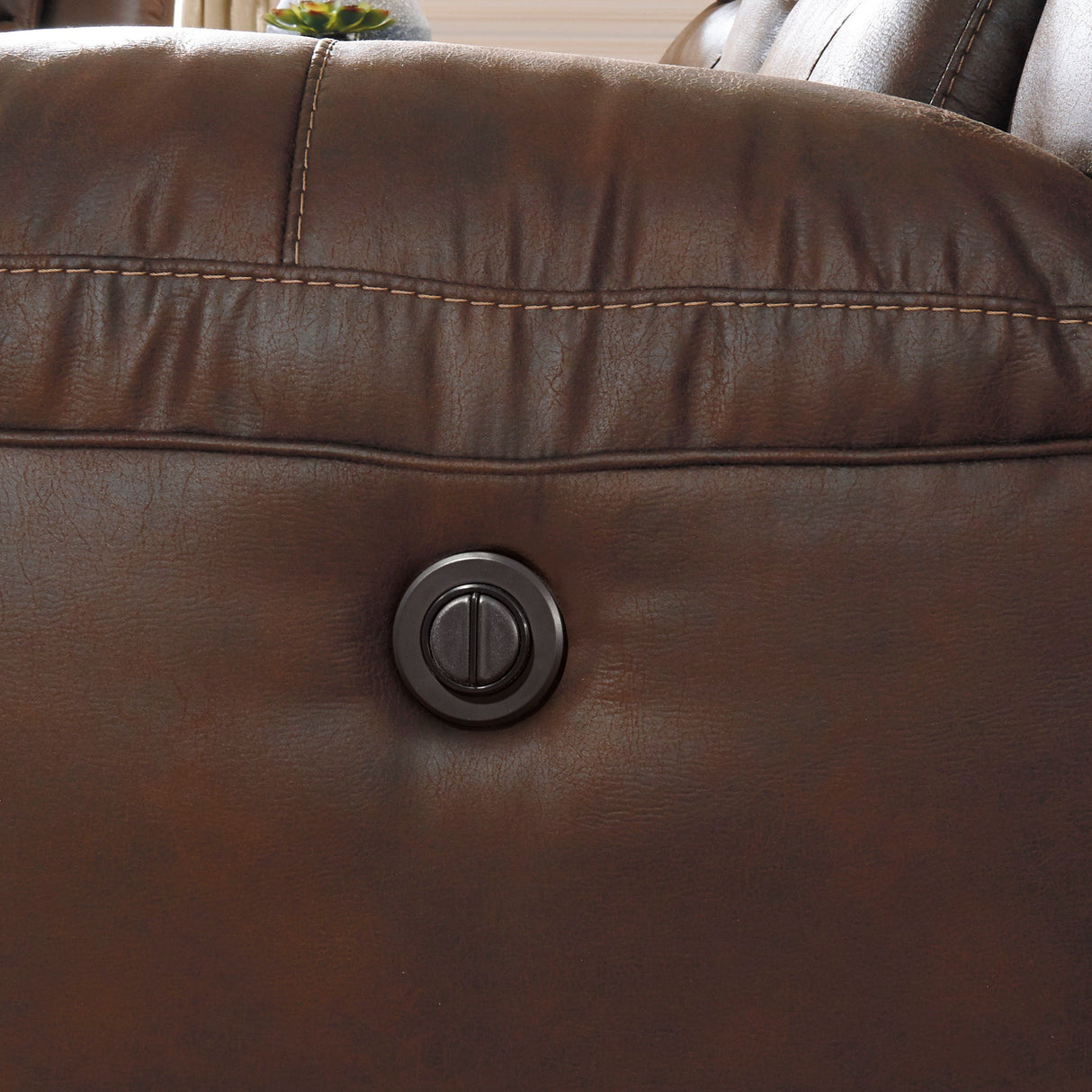 Causeuse aspect cuir brun chocolat motorisée avec console - Stoneland