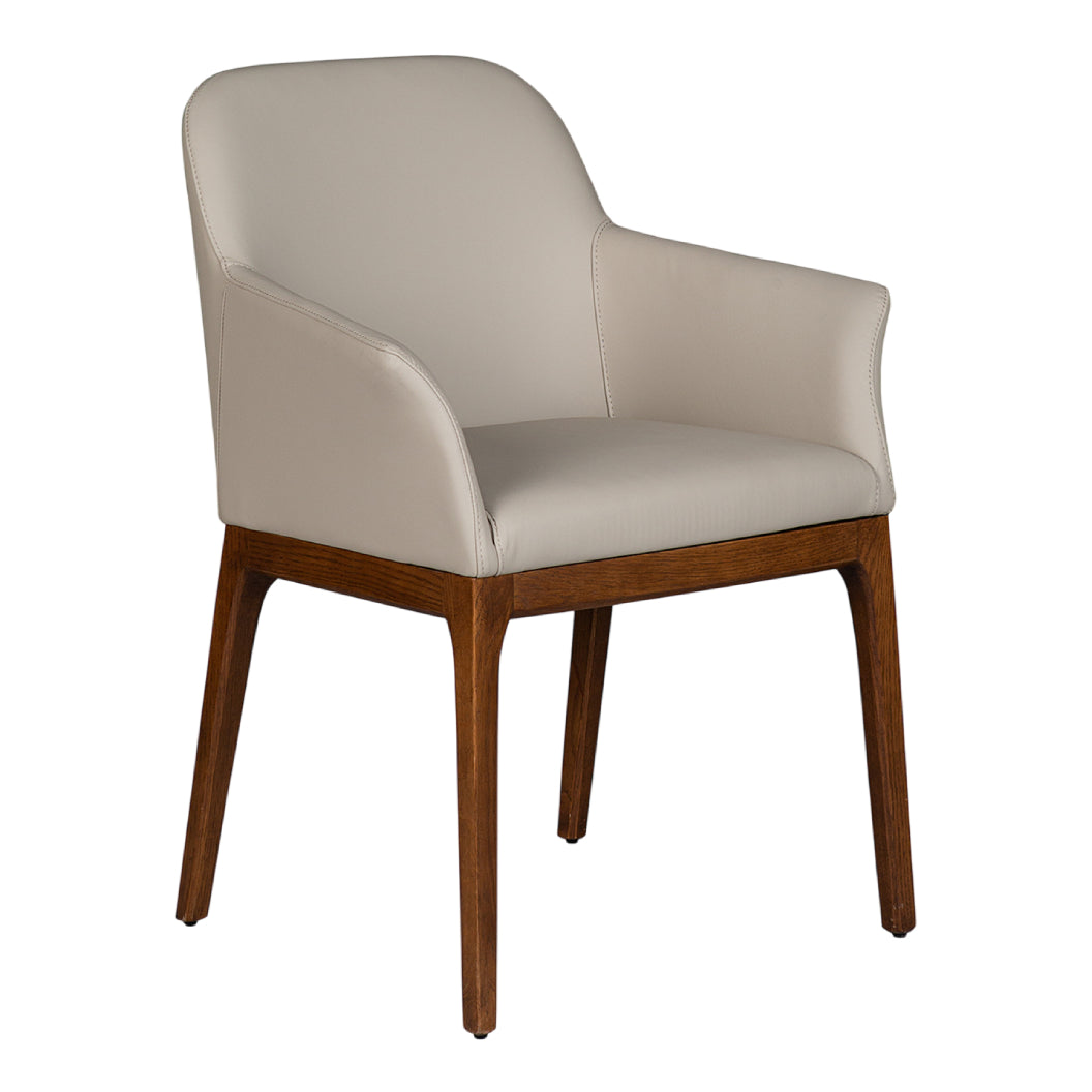 Chaise de salle à manger capitaine rembourrée en cuir et bois de chêne de couleur noyer - Ann