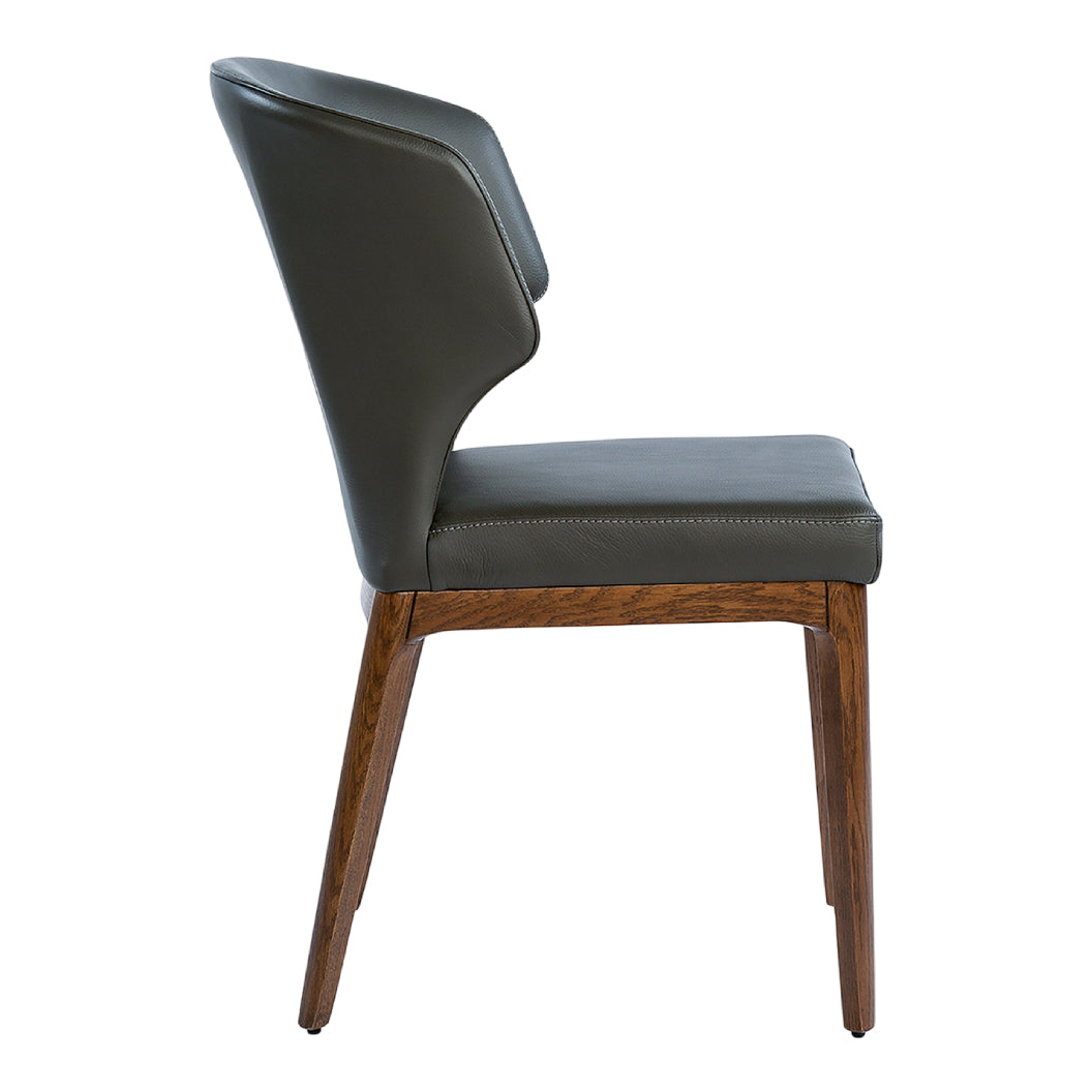 Chaise de salle à manger rembourrée en cuir avec bois de chêne teinte noyer - Tania