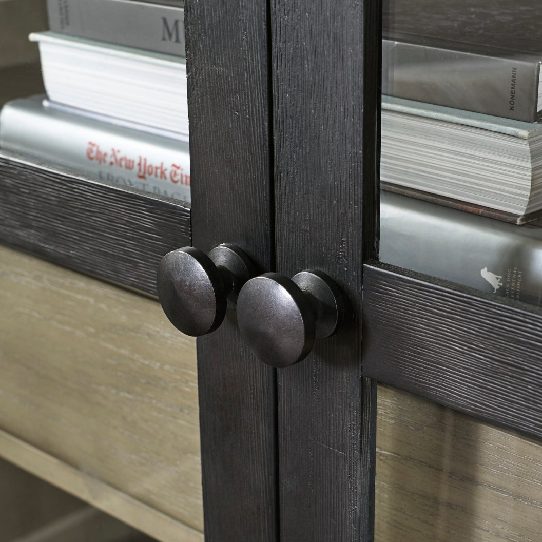 Armoire d'appoint en bois/placage de chêne bicolore avec 2 portes vitrées et 1 tiroir - Lenston