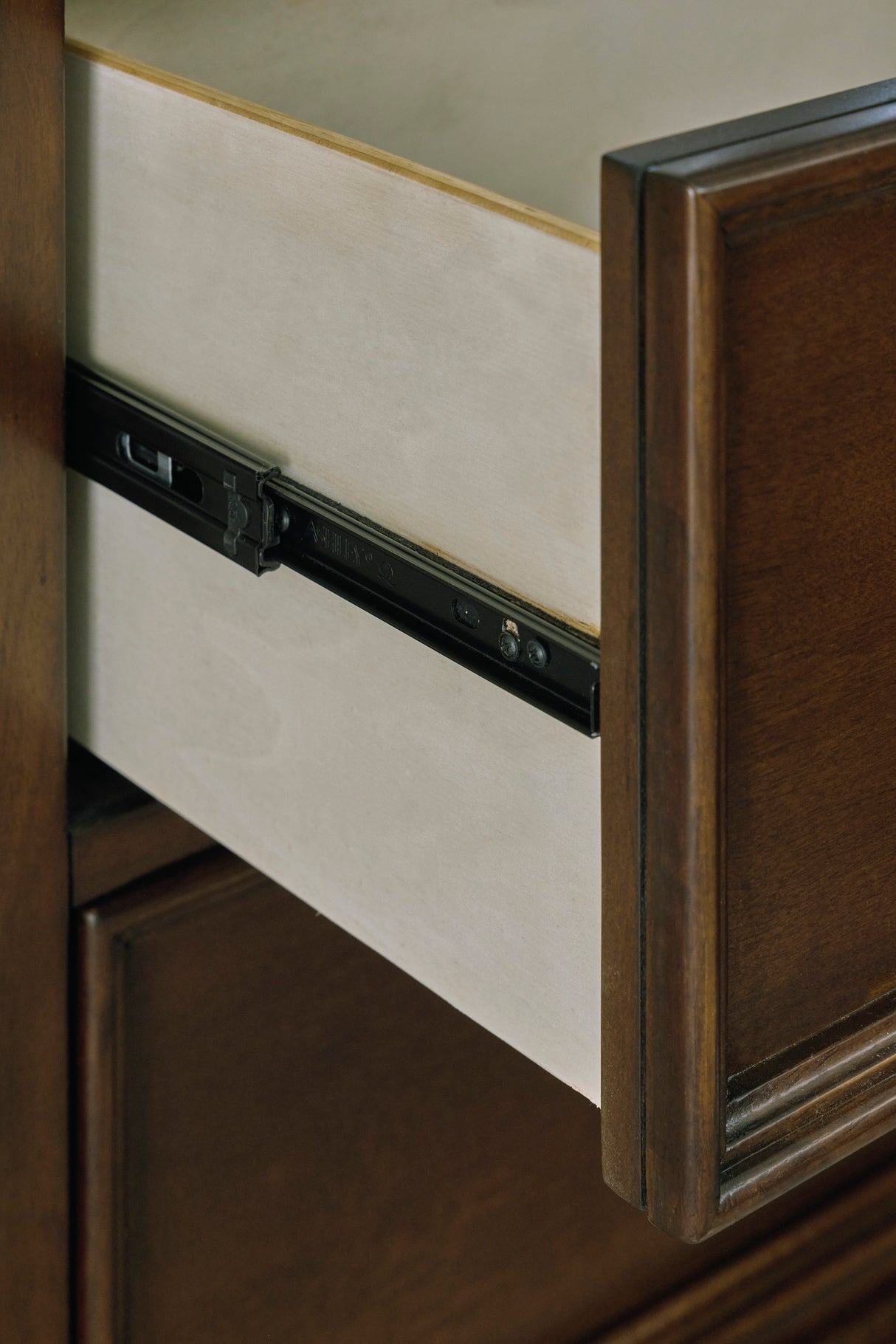 Bureau à 7 tiroirs en bois brun - Danabrin