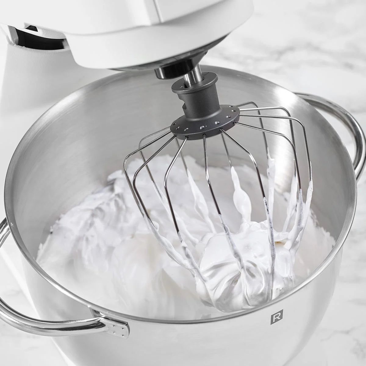 Batteur sur socle numérique