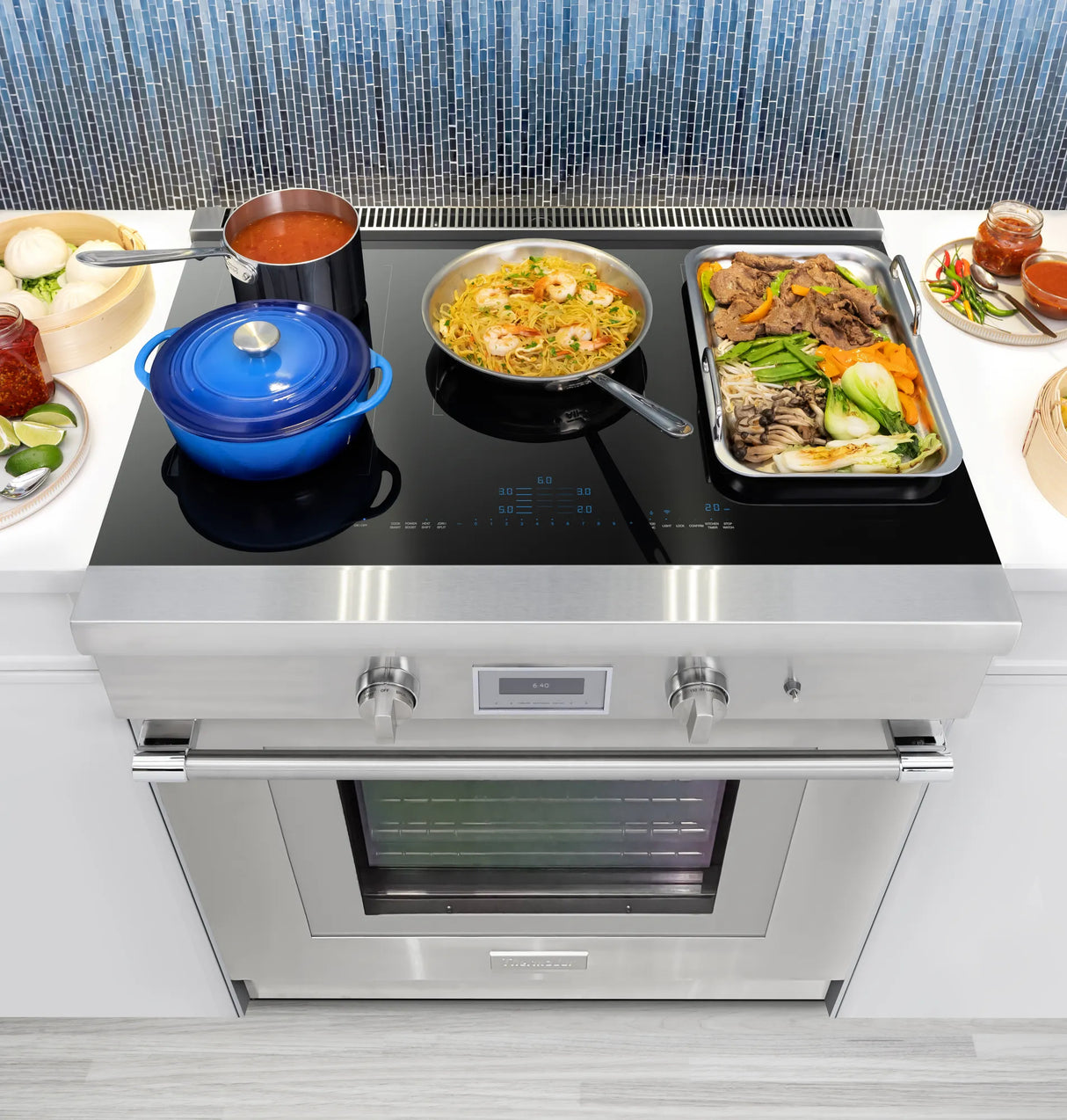 Cuisinière à induction autoportante 36 po. 4,9 pi³