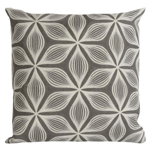 Coussin 18 x 18 po en acrylique brodé gris taupe - Ida