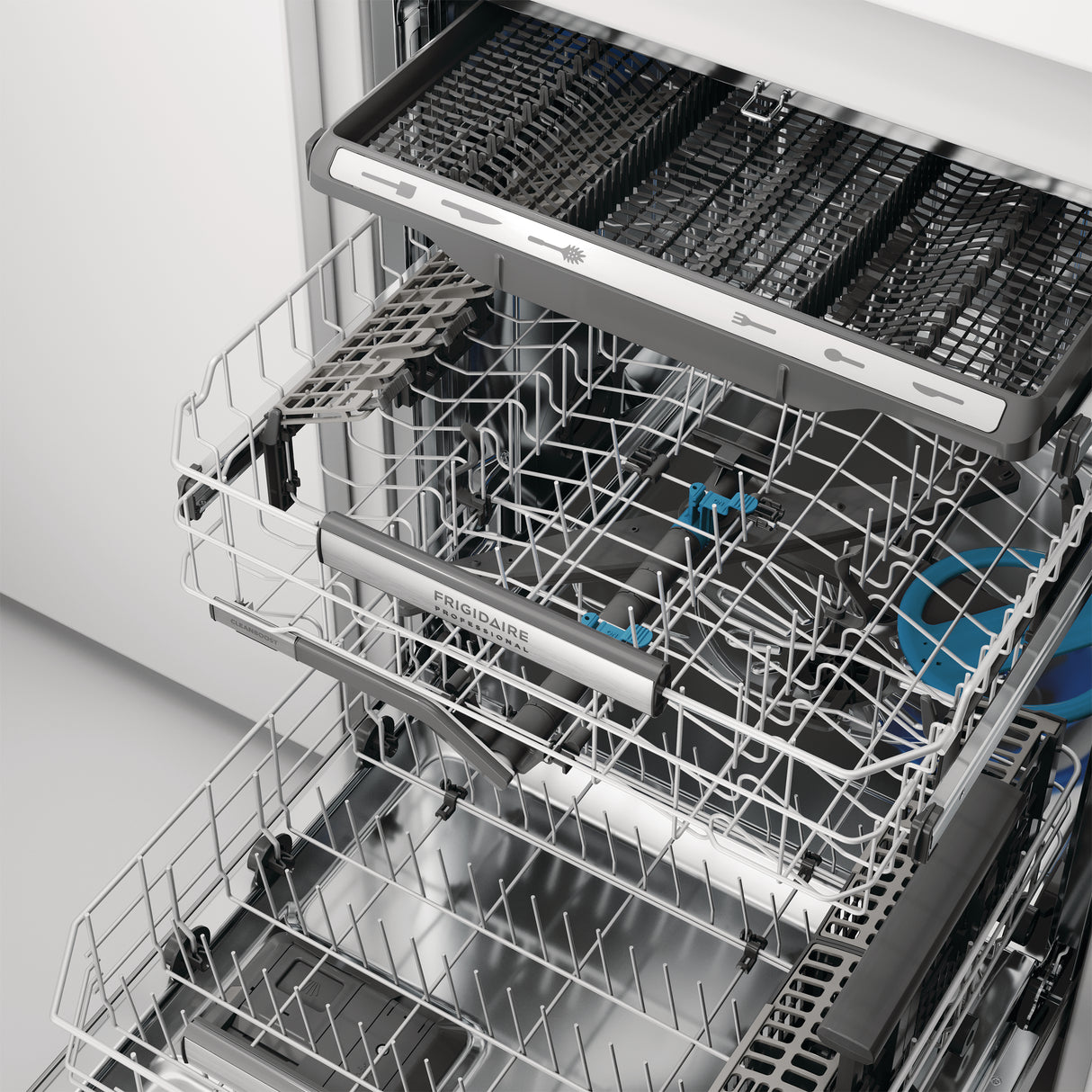 Lave-vaisselle encastrable 24 po. 47 dBA Inox avec CleanBoost™