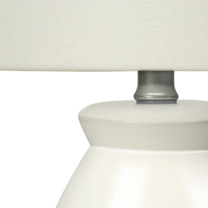 Lampe de table en céramique crème 17 po - I 9740