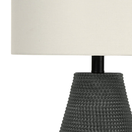 Lampe de table en résine noire texturée 24 po.