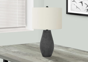 Lampe de table en résine noire texturée 24 po.