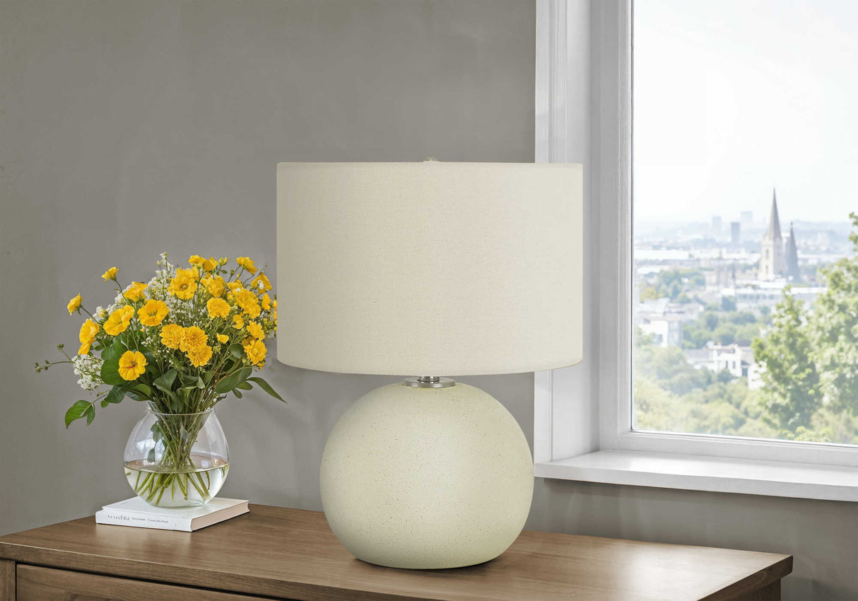 Lampe de table en céramique crème texturée 18 po.