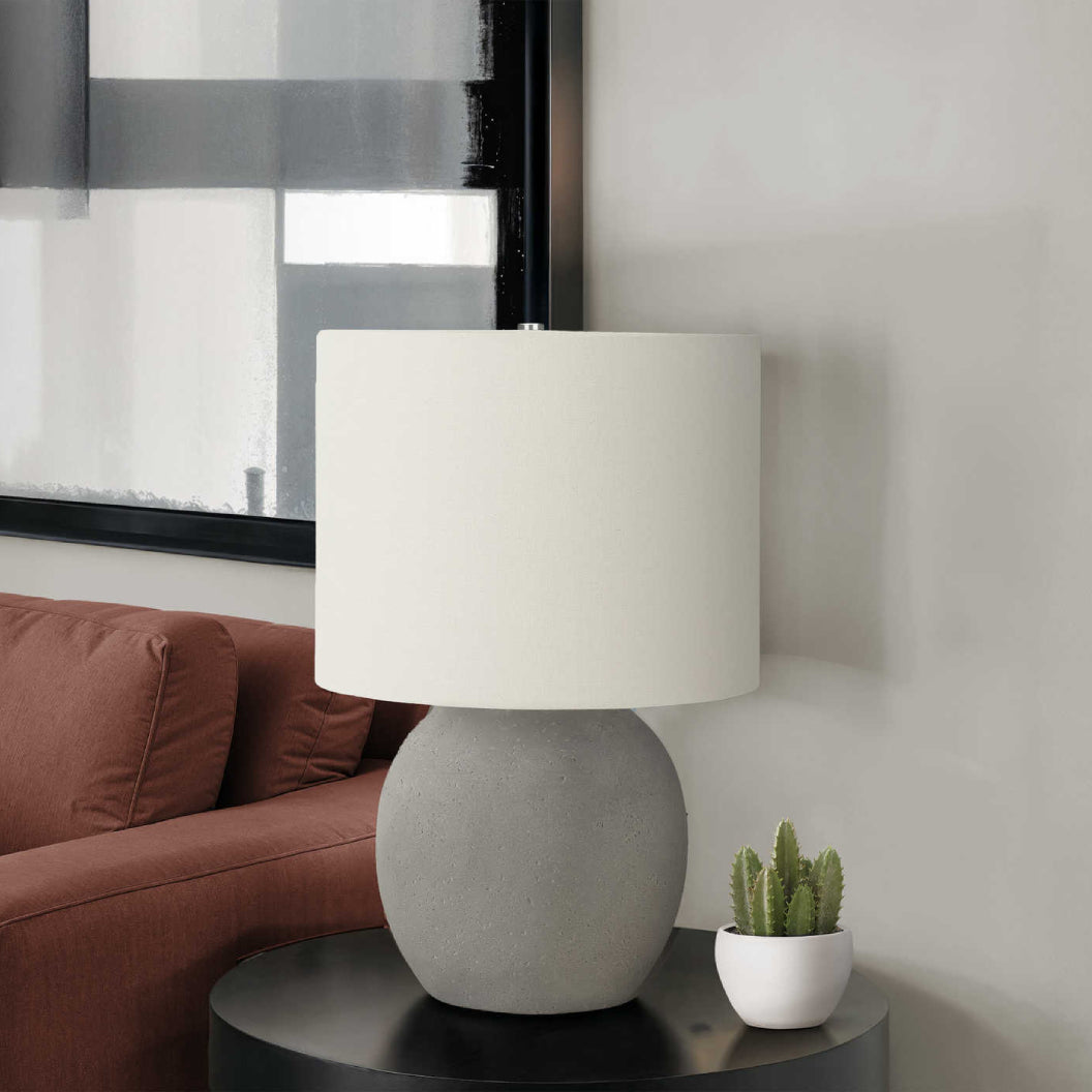 Lampe de table en béton gris texturé en forme de globe 20 po - I 9626