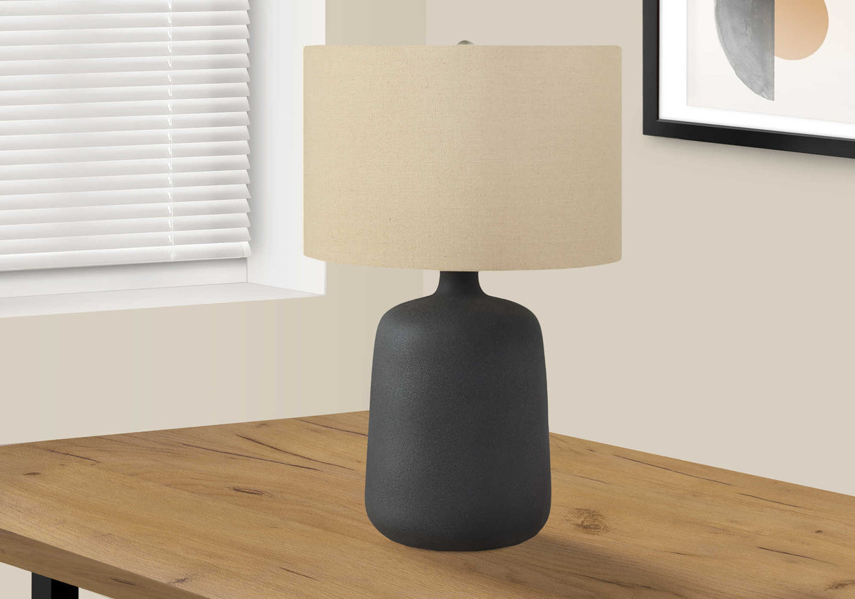 Lampe de table en céramique noire texturée 24 po.