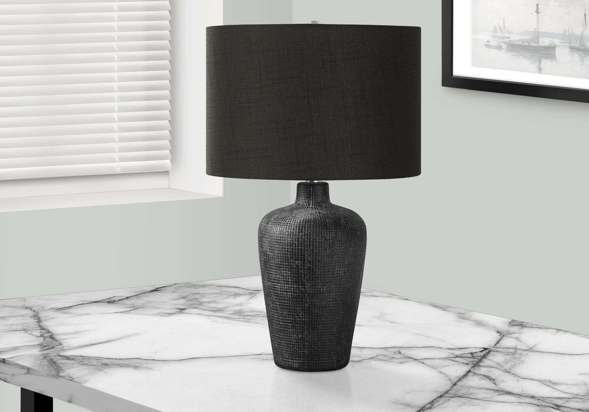 Lampe de table en céramique noire texturée 24 po.