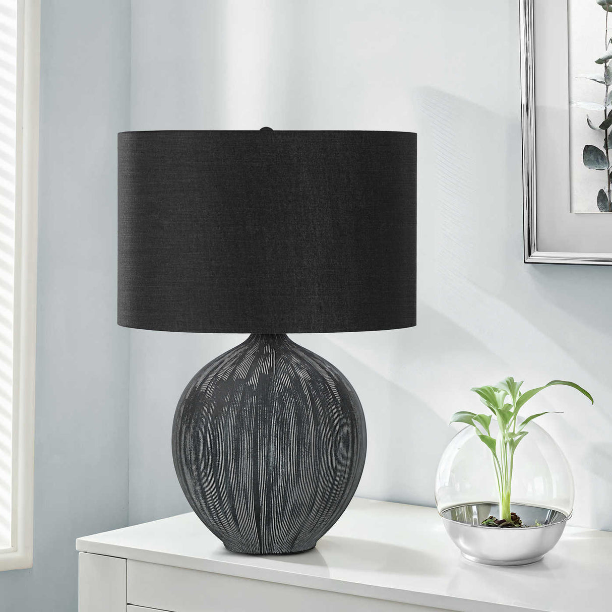 Lampe de table en céramique noire texturée 23 po - I 9618