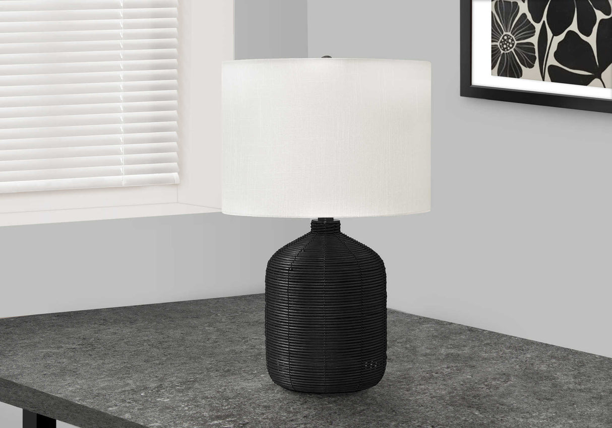 Lampe de table en rotin noir 23 po.