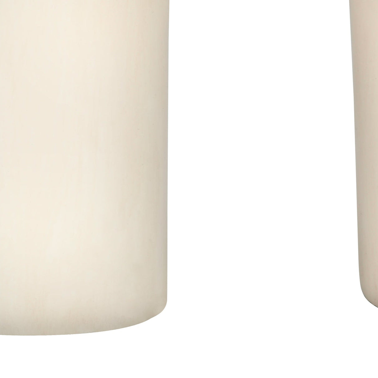 Lampe de table en résine crème 25 po.