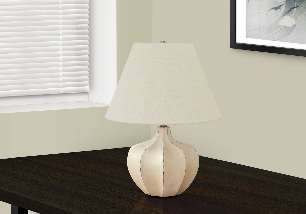 Lampe de table en résine crème 21 po.