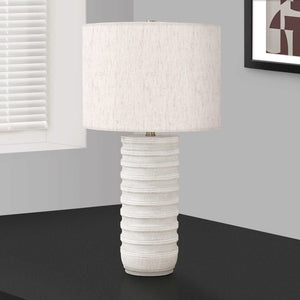 Lampe de table en polyrésine crème texturée 28 po - I 9706