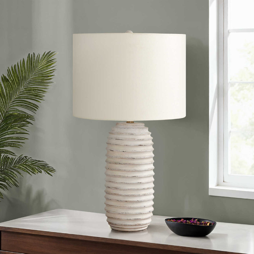 Lampe de table en résine crème texturée 28 po - I 9742