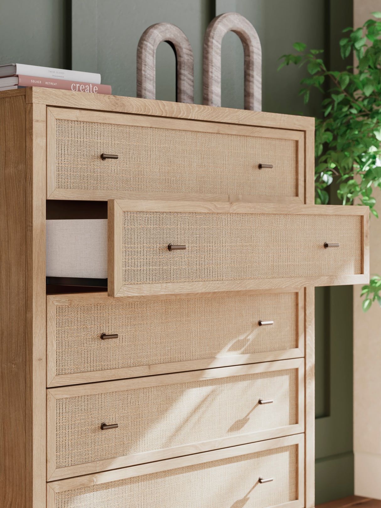 Commode à 5 tiroirs en bois et placage beige