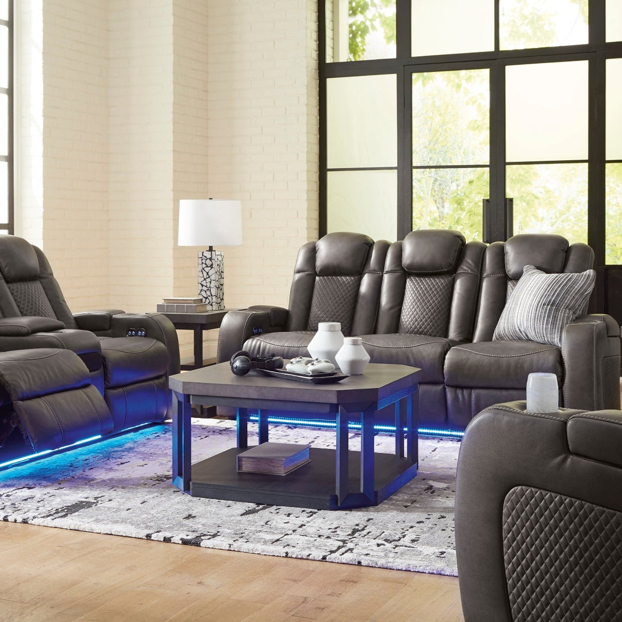 Sofa aspect cuir gris motorisé - Mountainous