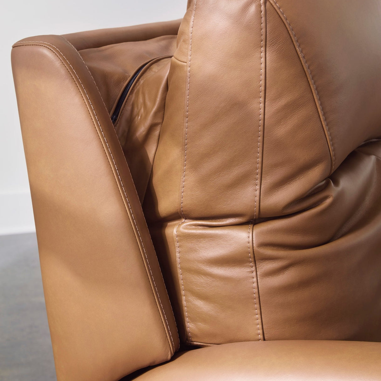 Sofa en cuir brun caramel motorisé zéro gravité - Tryanny