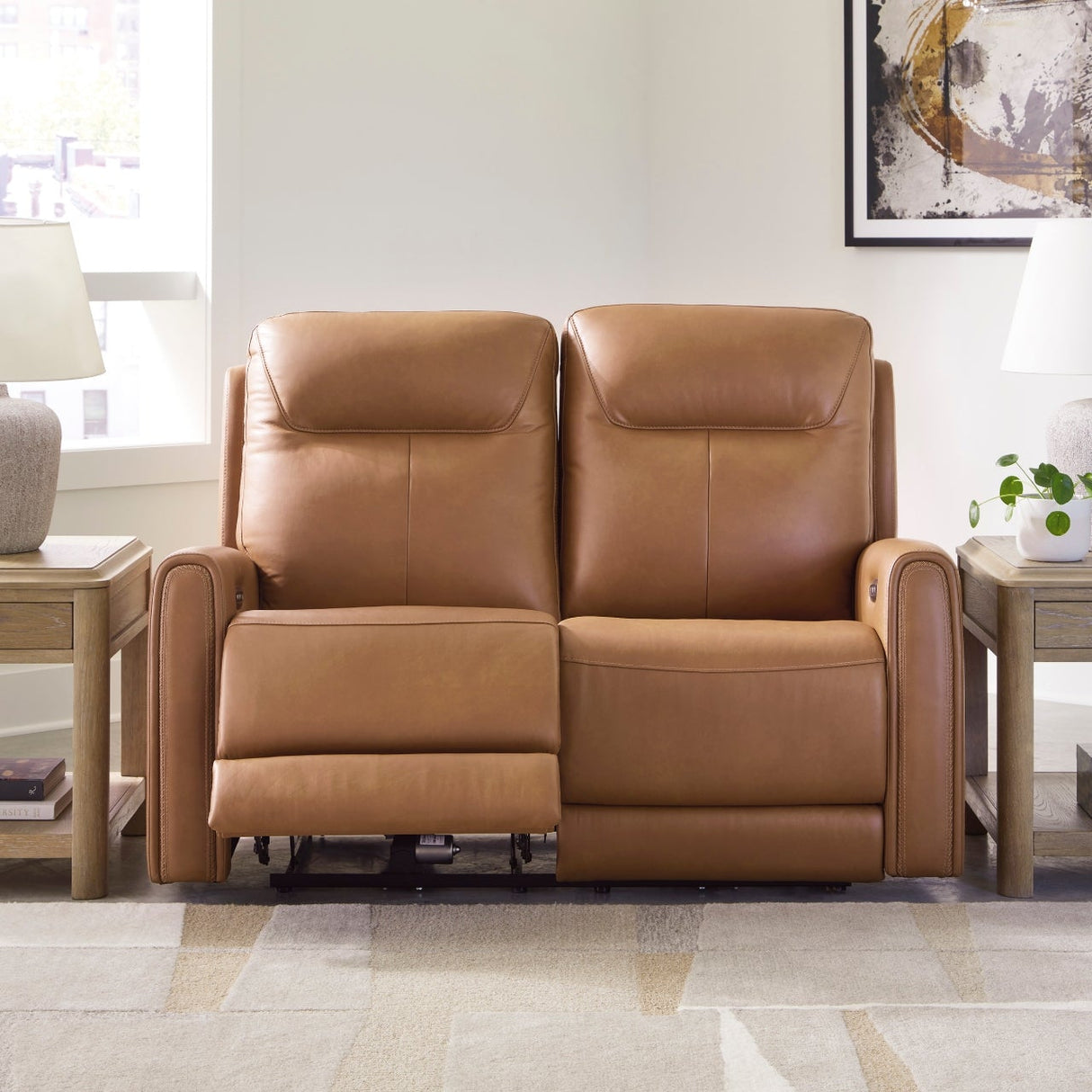 Causeuse en cuir brun caramel motorisée zéro gravité - Tryanny