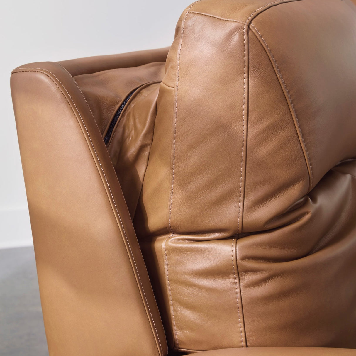 Fauteuil en cuir brun caramel motorisé zéro gravité - Tryanny