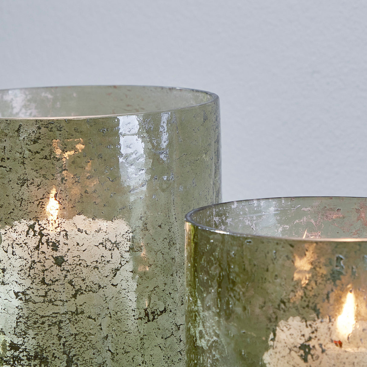 Ensemble de 2 bougeoirs en verre vert - Clarkton