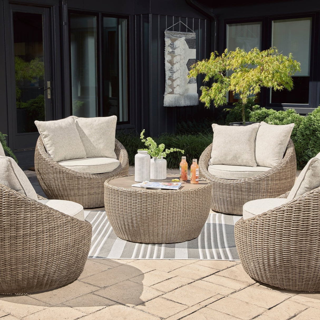 Ensemble 2 fauteuils extérieur résine beige pivotants - Danson