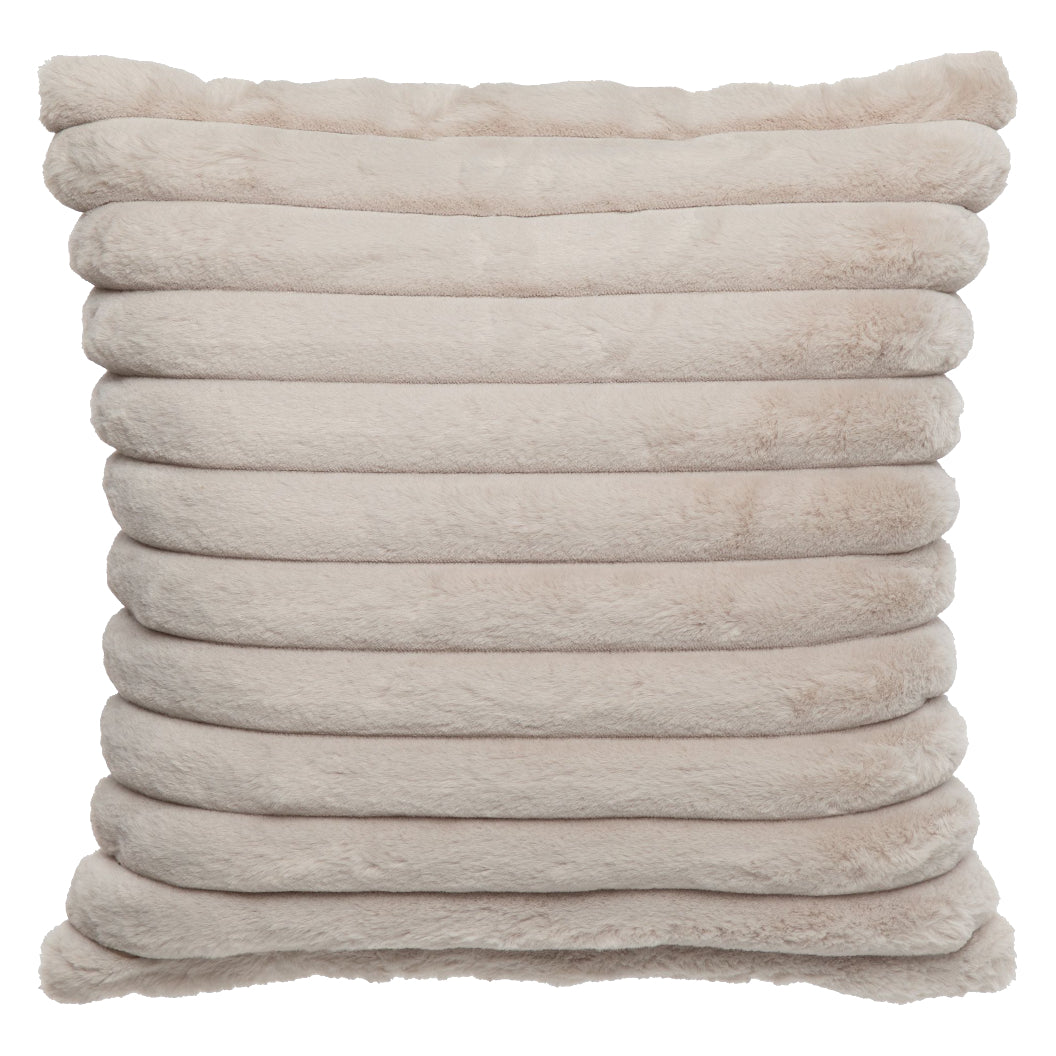 Coussin 18 x 18 po en fausse fourrure - Raya