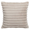 Coussin 18 x 18 po en fausse fourrure - Raya