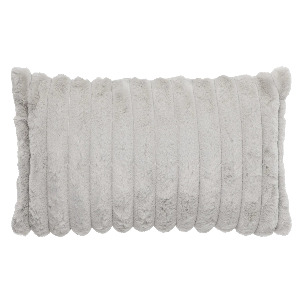 Coussin 12 x 20 po en fausse fourrure - Raya