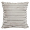 Coussin 18 x 18 po en fausse fourrure - Raya