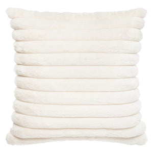 Coussin 18 x 18 po en fausse fourrure - Raya