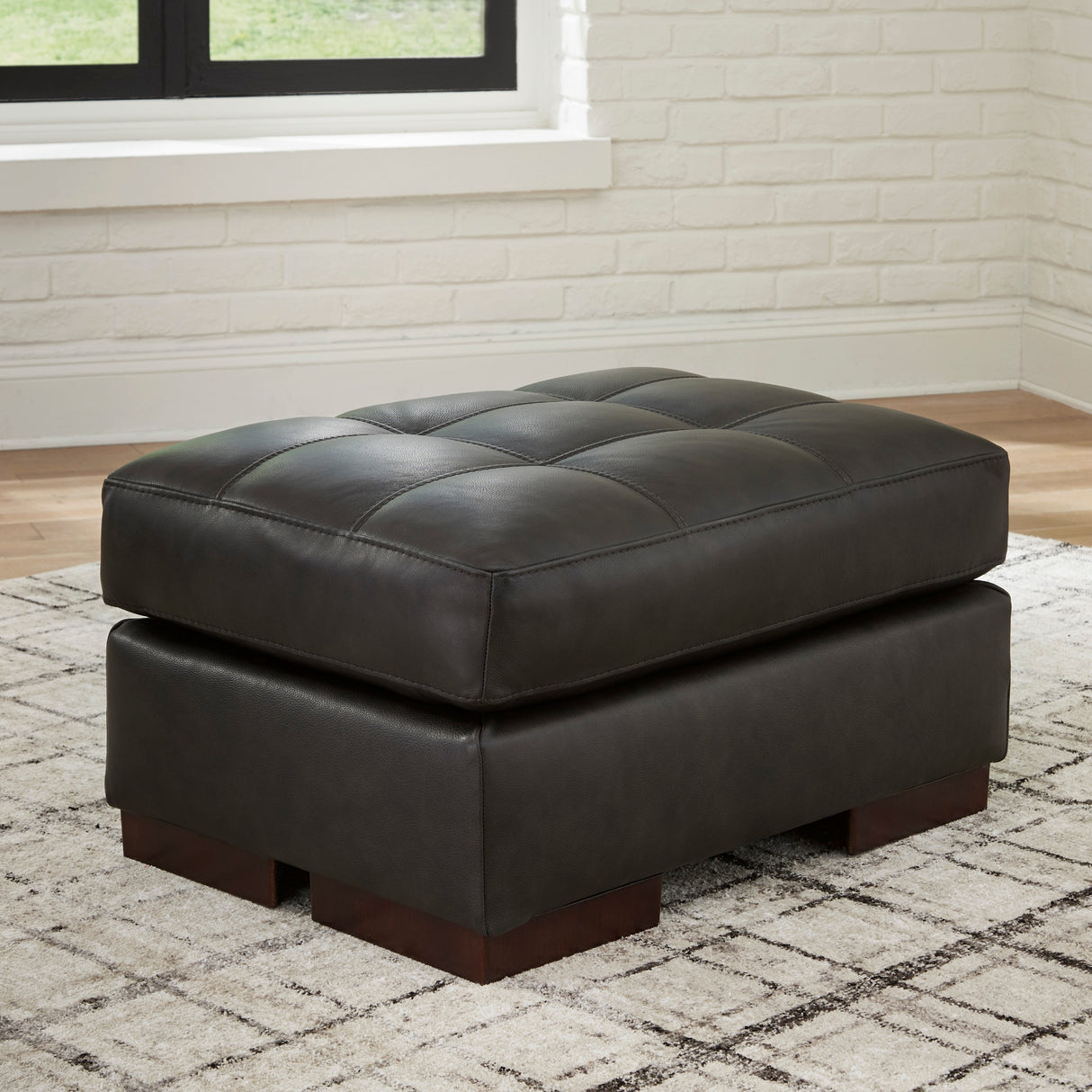 Ottoman en cuir noir - Luigi