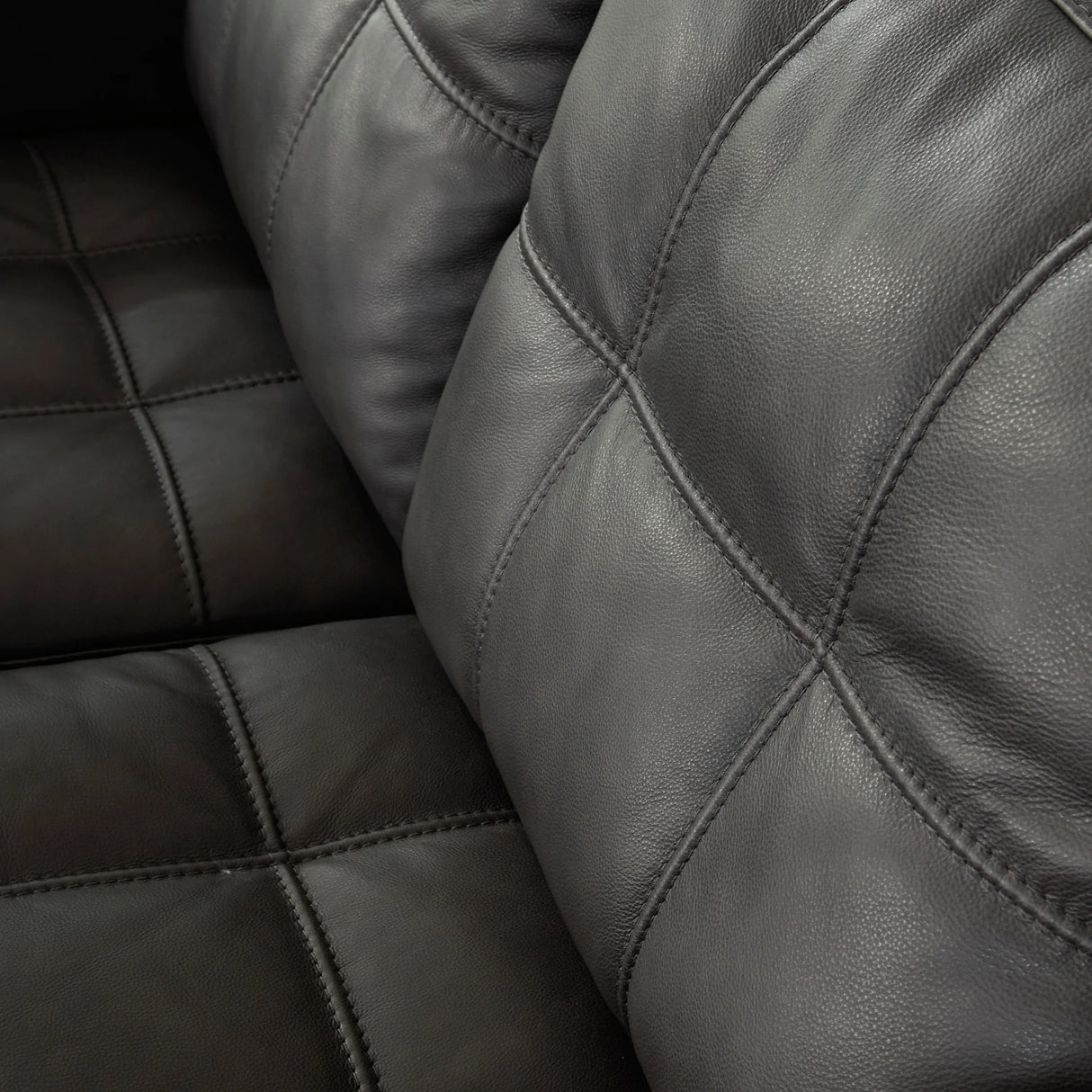 Fauteuil en cuir noir surdimensionné - Luigi
