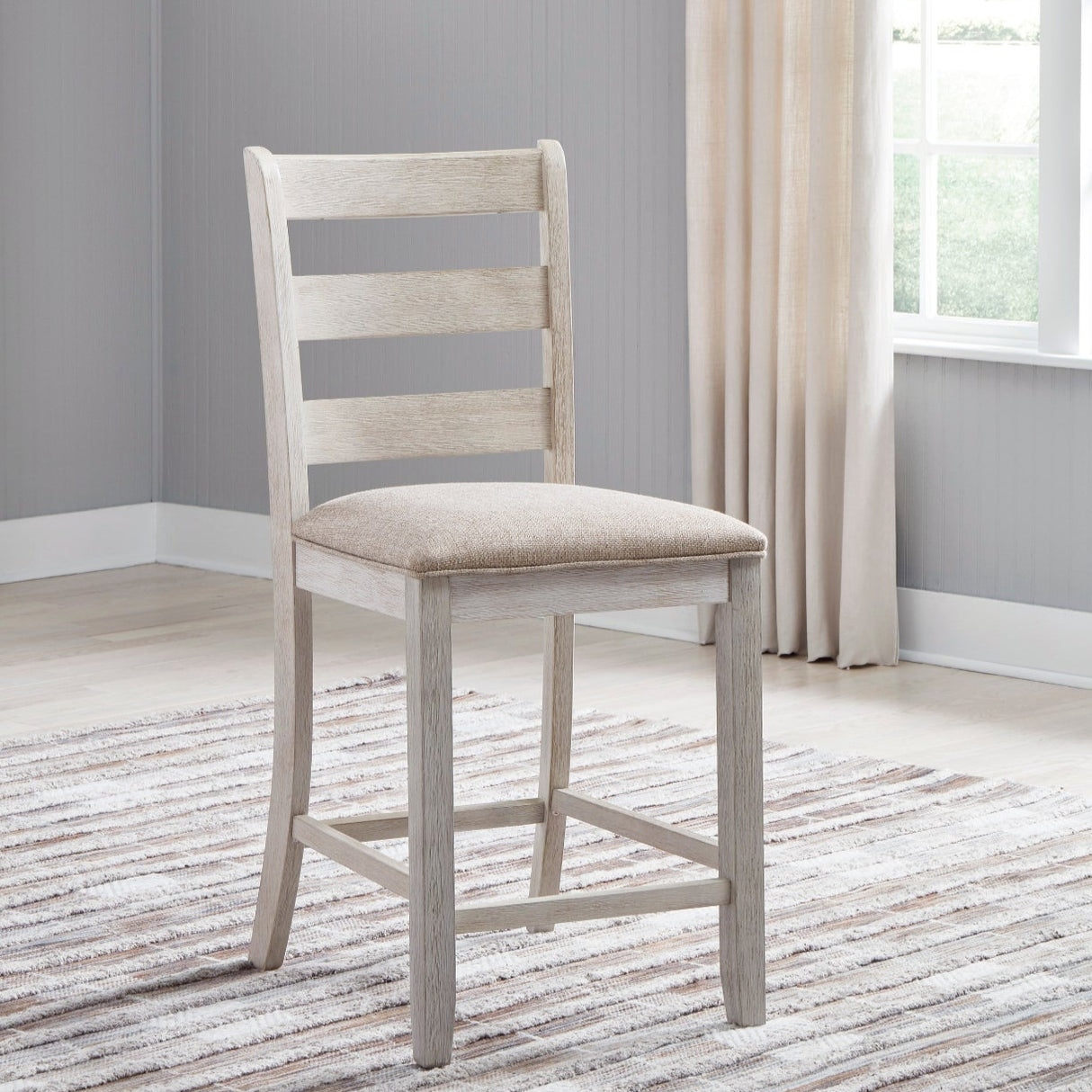 Ensemble de 2 tabourets de bar rembourrés et en bois blanc vieilli - Skempton