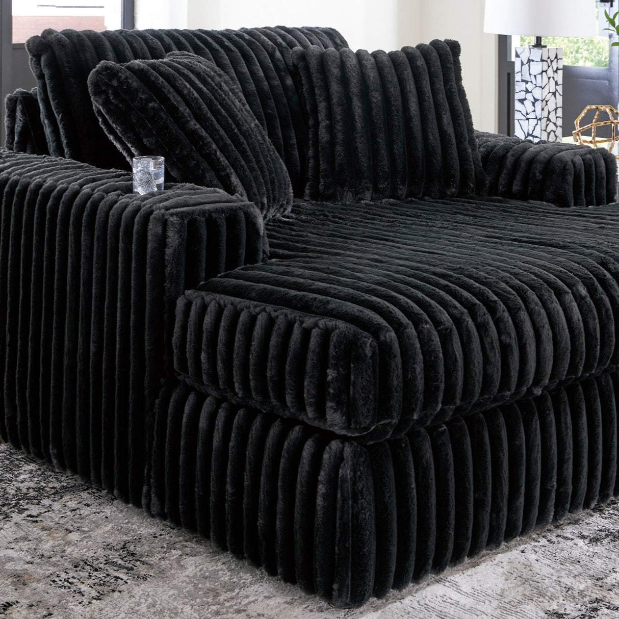 Fauteuil en velours côtelé noir surdimensionné - Midnight-Madness