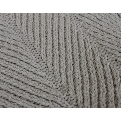 Jeté 45 x 75 po en tissu gris avec pompons de fourrure - Mika