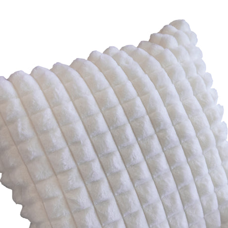 Coussin 20 x 20 po en fausse fourrure - Santi