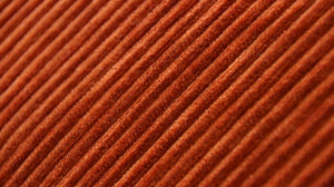 Coussin 20 x 20 po velours côtelé orange - Ricardo