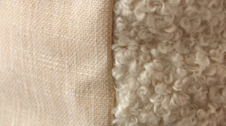 Coussin 22 x 22 po fausse fourrure crème - Brodie