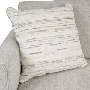 Sofa condo en tissu gris pâle avec coussins - MarinaMae