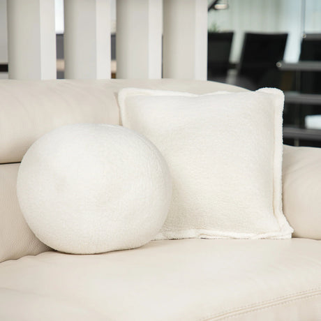 Coussin 18 x 18 po en tissu bouclé blanc - Woolly